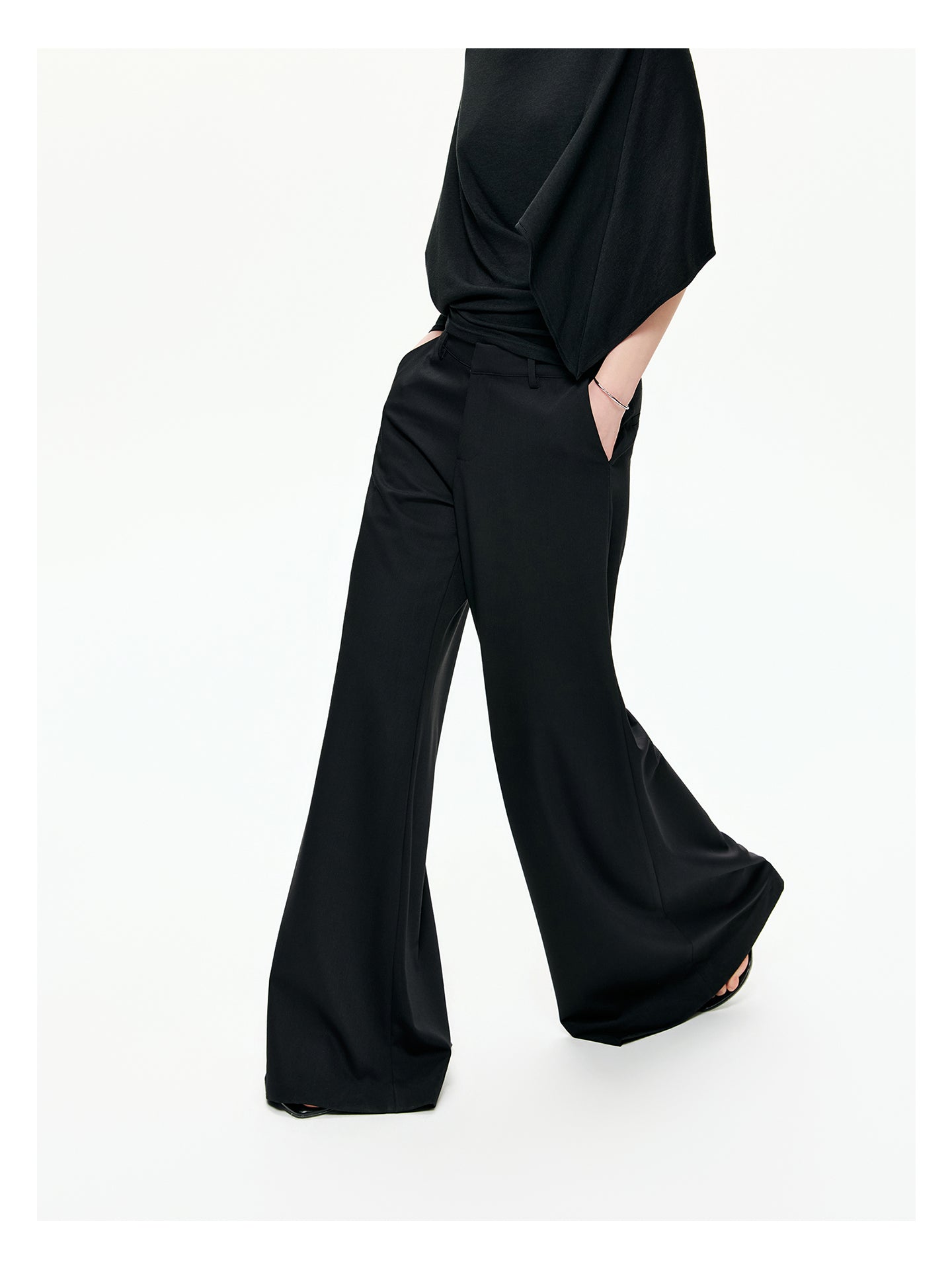 Relaxed Tailored Wide-Leg Pants